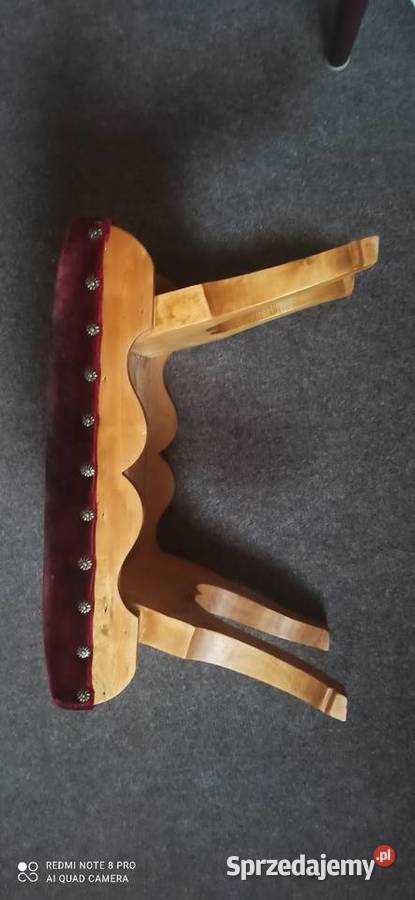 Podnóżek prostokątne siedzisko
Na nóżkach Drewno pomorskie Gdańsk