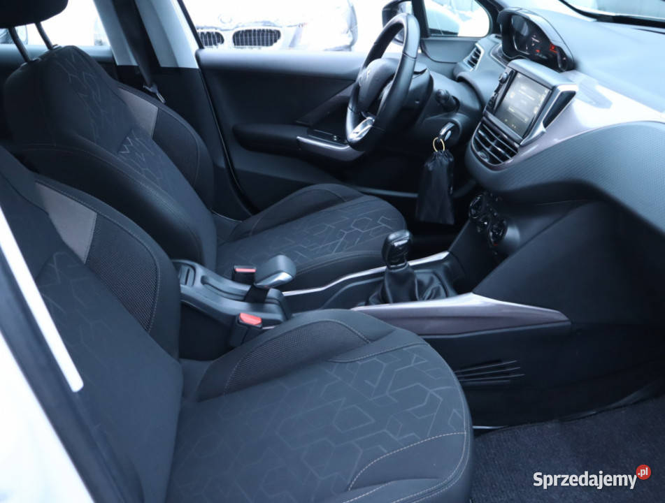 Peugeot 2008 12 PureTech mazowieckie