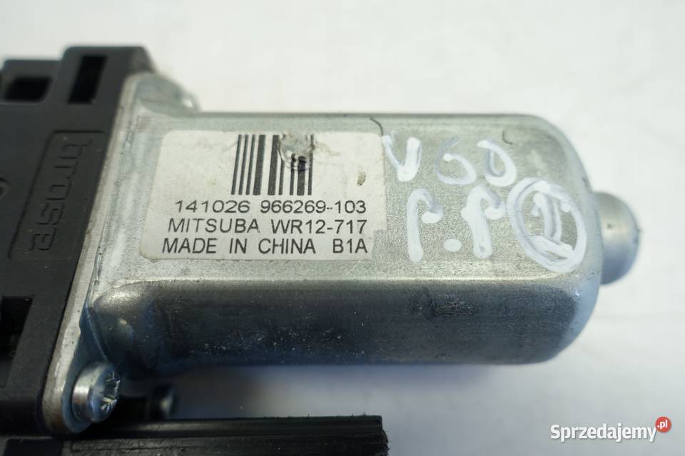 Volvo V40 II SILNICZEK PRZEDNIEJ SZYBY prawy Rudka