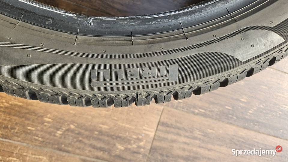 Opony całoroczne 235 40 R19 Pirelli Cinturato Końskie