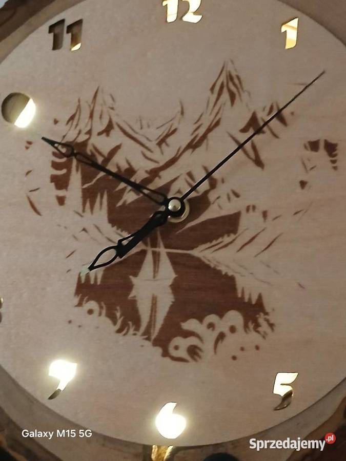 Zegar z podświetleniem Skawina