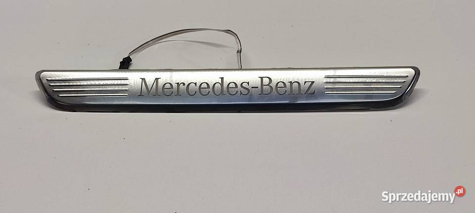 MERCEDES W205 LISTWA PROGOWA PRAWY PRZÓD