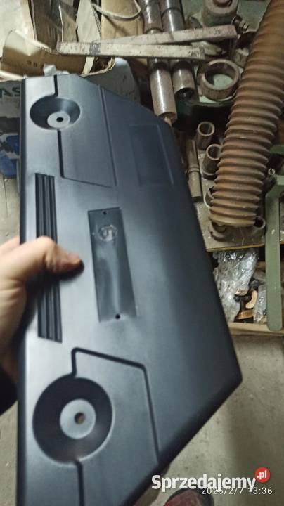 osłona boczna z tworzywa do posuwu 3 rolkowego Kłodawa