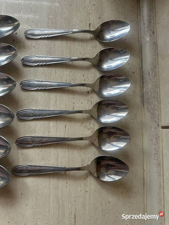 Zestaw sztućców 18 sztuk łyżek stołowych z lat Łódź