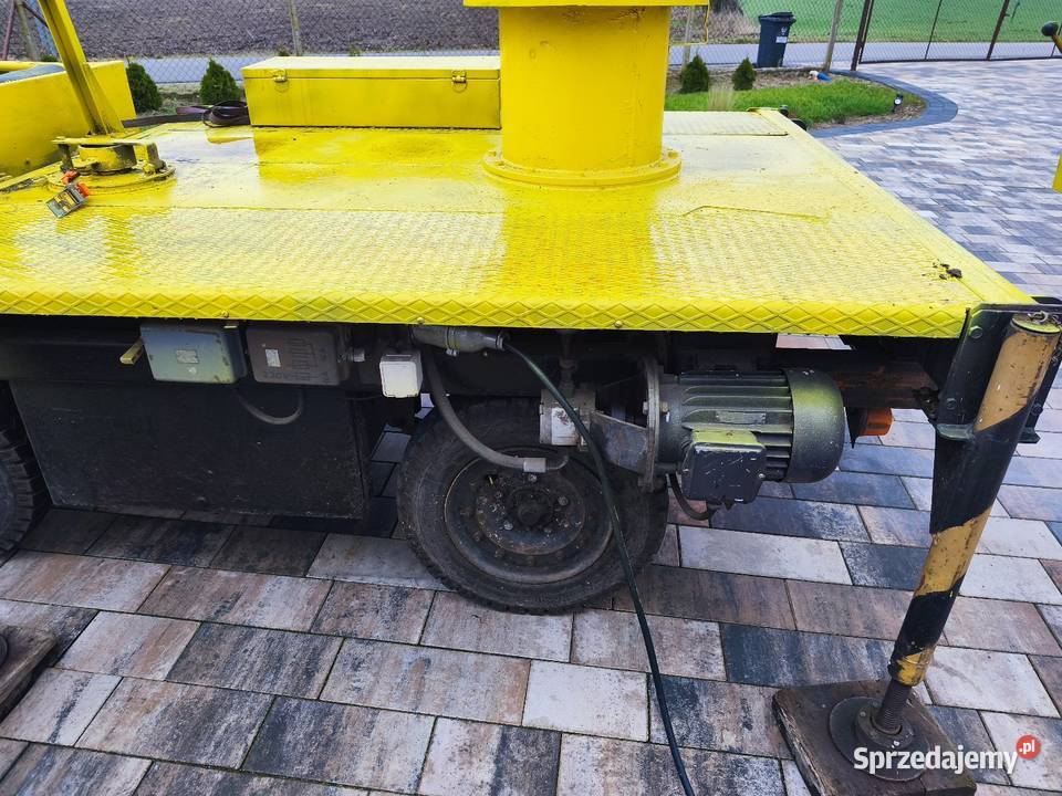 Podnośnik koszowy zwyżka Bumar P100 wózek WNA Skierniewice