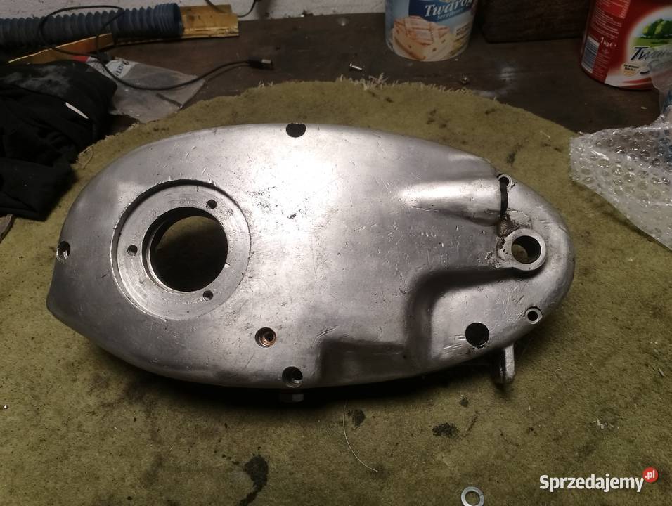 MZ trophy 250 pokrywa silnika Pogrodzie