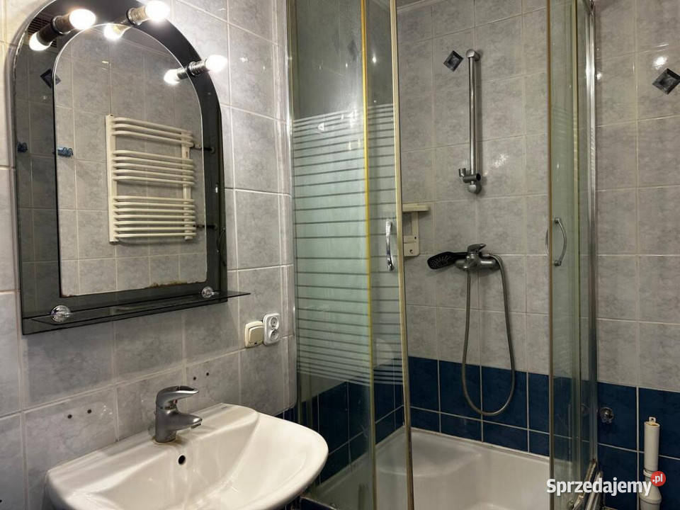 Na sprzedaż mieszkanie 675 m2 do odświeżenia balkon Piotrków Trybunalski