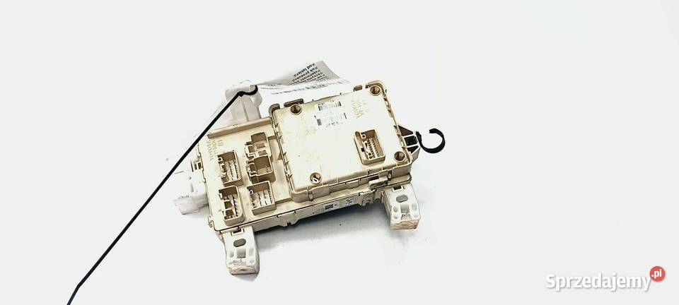 SKRZYNKA BEZPIECZNIKÓW TOYOTA COROLLA VERSO Pozostałe