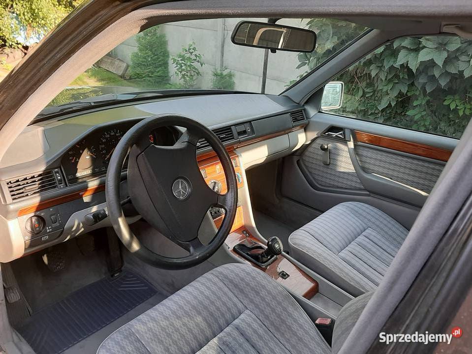 MERCEDESBENZ 230E W124 SZEROKA LISTWA NISKI elektryczne lusterka Proszowice sprzedam