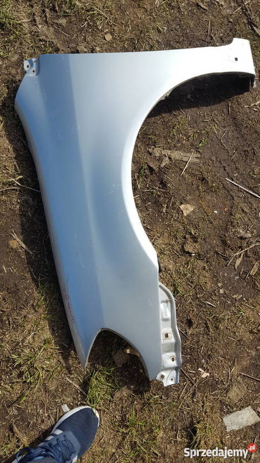 Błotnik lewy toyota e12 kombi sedan