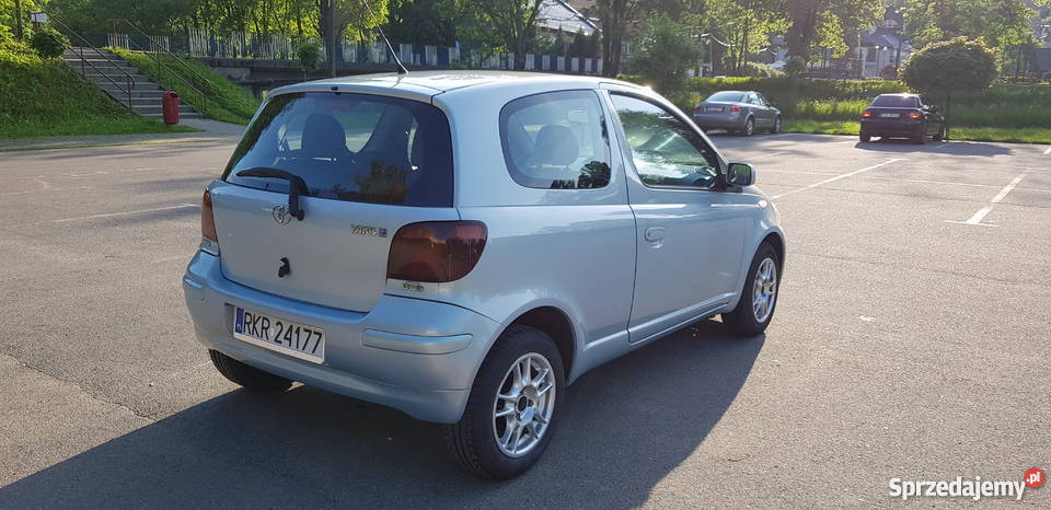 TOYOTA Yaris 1 Lift 2004r 14 D4D 75 Klima opłaty 179500km