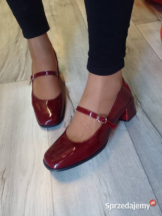 3940 Bordowe czółenka wieczorowe z zapięciem czerwony małopolskie Kraków