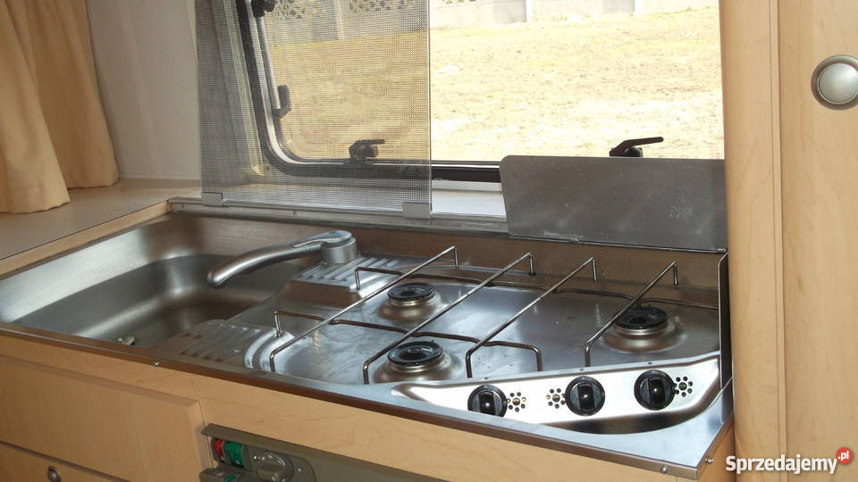 Przyczepa KEMPINGOWA Beyerland Delta DMC 1100