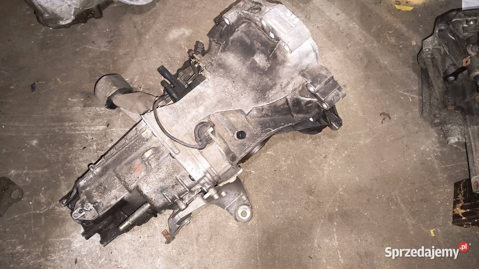 Audi A4 B6 Vw Passat B5 fl 20 20V ALT Skrzynia osobowe Domasław