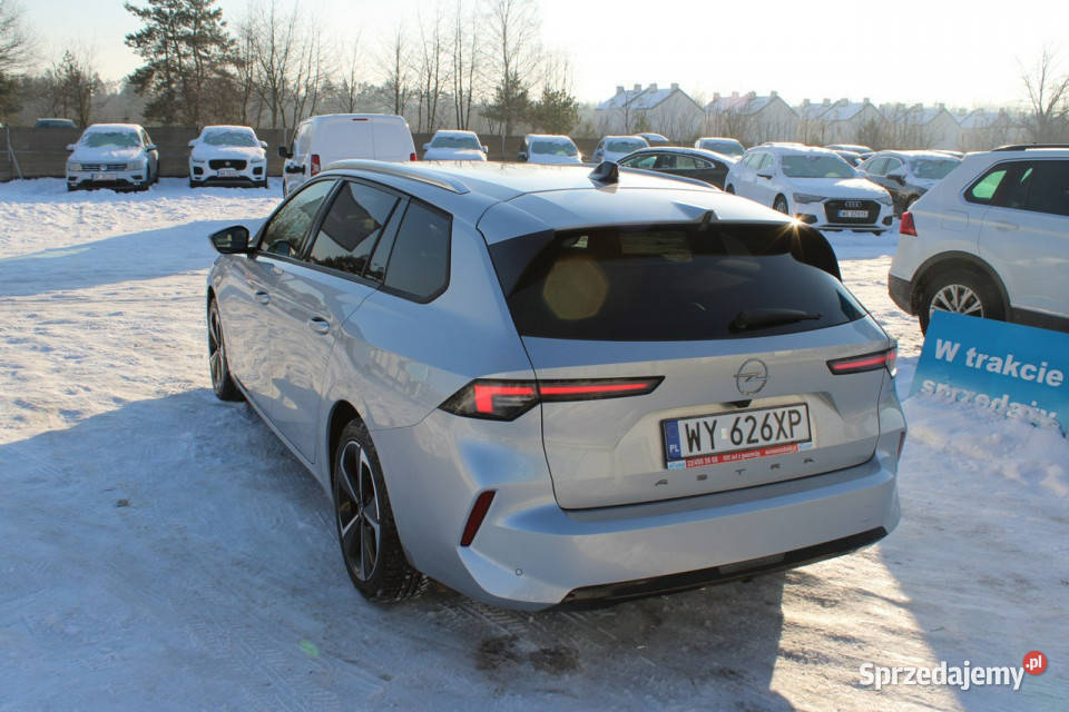 Opel Astra Sports Tourer GFotele Kierownica nieuszkodzony