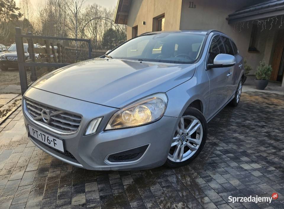 Volvo V60 16D 115 2012 Bogate wyposażenie isofix V60 Czarna Białostocka