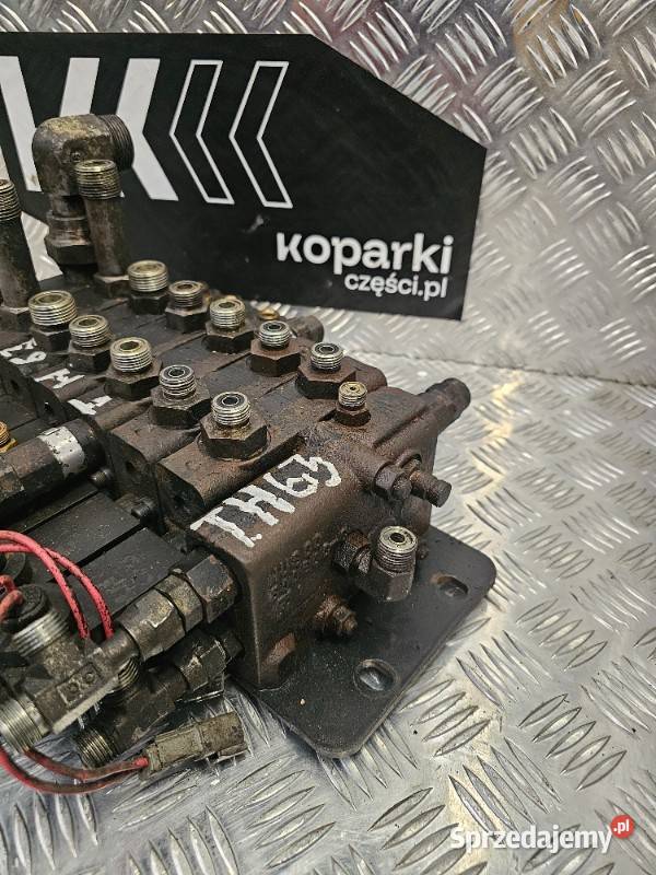 Rozdzielacz hydrauliczny CAT TH62 TH63 TH82 TH83 Gdynia sprzedam