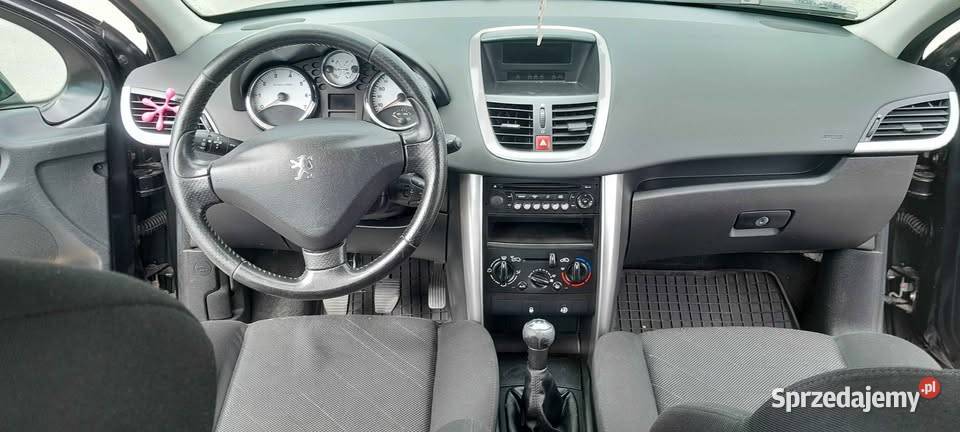 Peugeot 207 14 Benzyna przebieg 180 klima