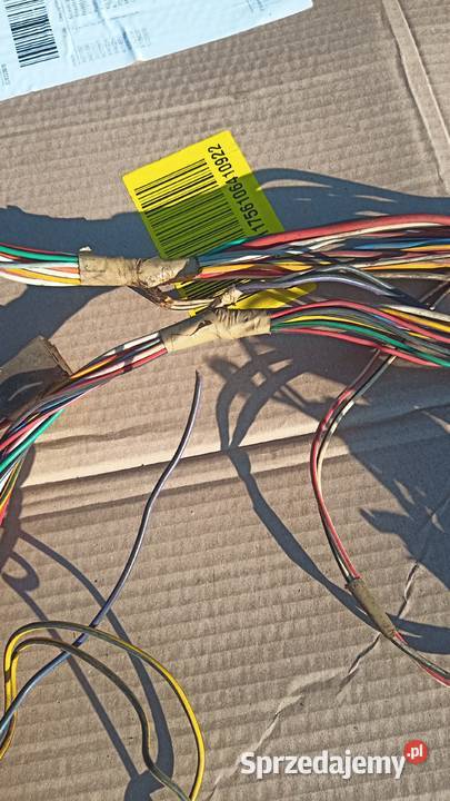 Wiązki fiat 125pprzednia i tylnia skrzynka osobowe Łódź