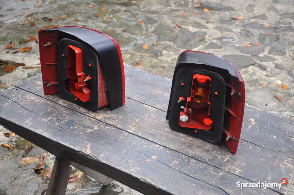 Lampy Tył Passat B5 Kombi Oryginał Ładne Parę Lampy tylne Rzeszów