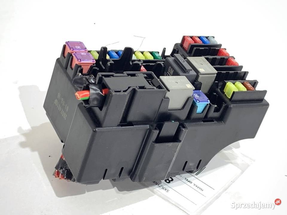 SKRZYNKA BEZPIECZNIKÓW OPEL CORSA E Hatchback 14 osobowe