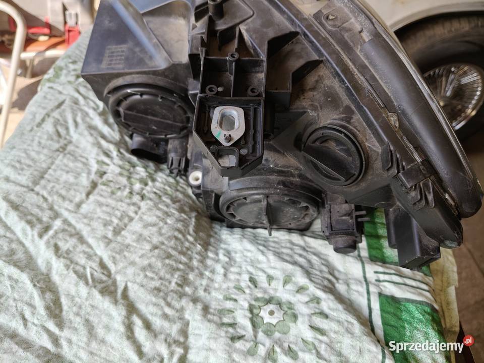Lampa reflektor przedni prawy Mercedes cla 117 Inowłódz