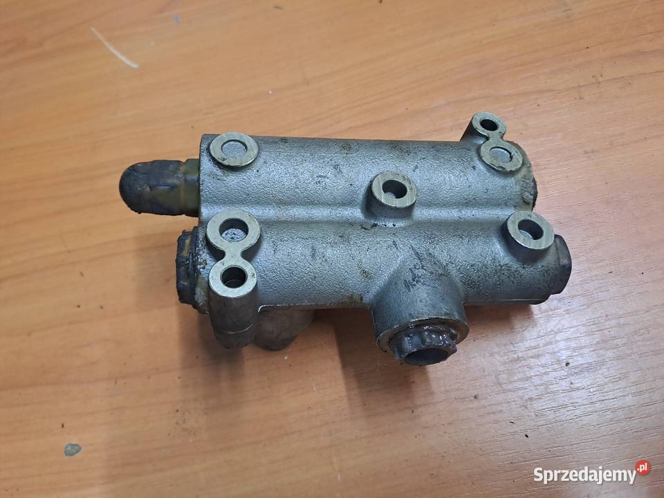 Zawór hydrauliczny Z102F Zawór PZL Hydral Z 102 Poznachowice Dolne