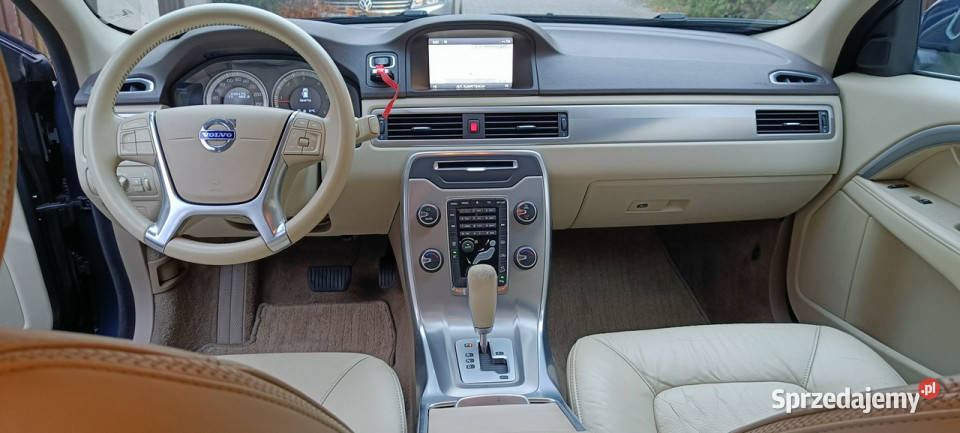 Volvo XC 70 24 D5 Momentum AWD 215 Warszawa sprzedam