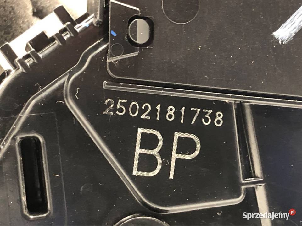 ZAMEK DRZWI LEWY PRZÓD LEXUS LBX Crossover