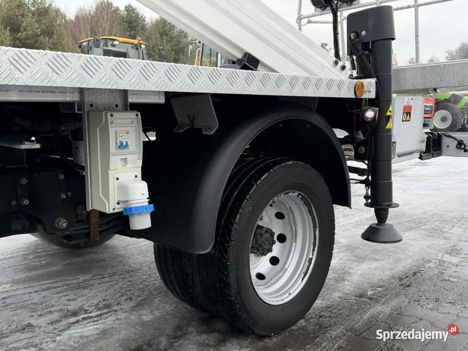 Nissan Cabstar Zwyżka Podnośnik Koszowy ISOLI elektryczne lusterka Widełki