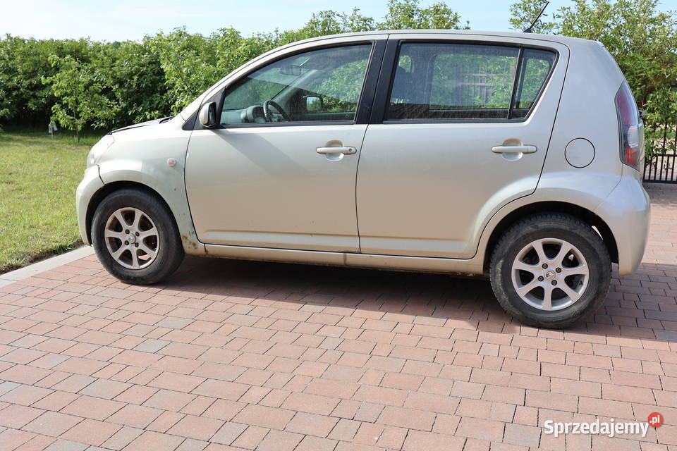 Sirion 4wd automat 13 Subaru Justy Joniec