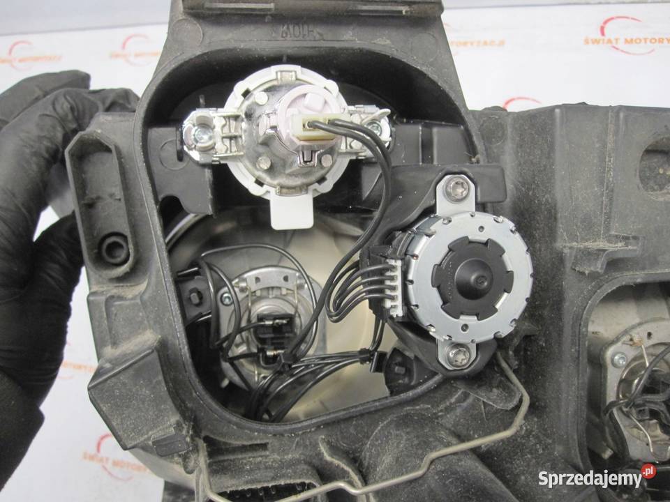 BMW E90 LIFT 10r lampa lewa przód ANGLIK 7202575 Kielce