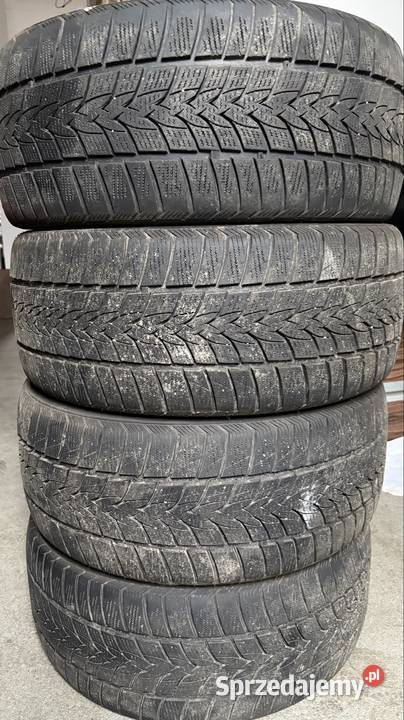 Opony zimowe 22540 R18 Samochodowe Motoryzacja