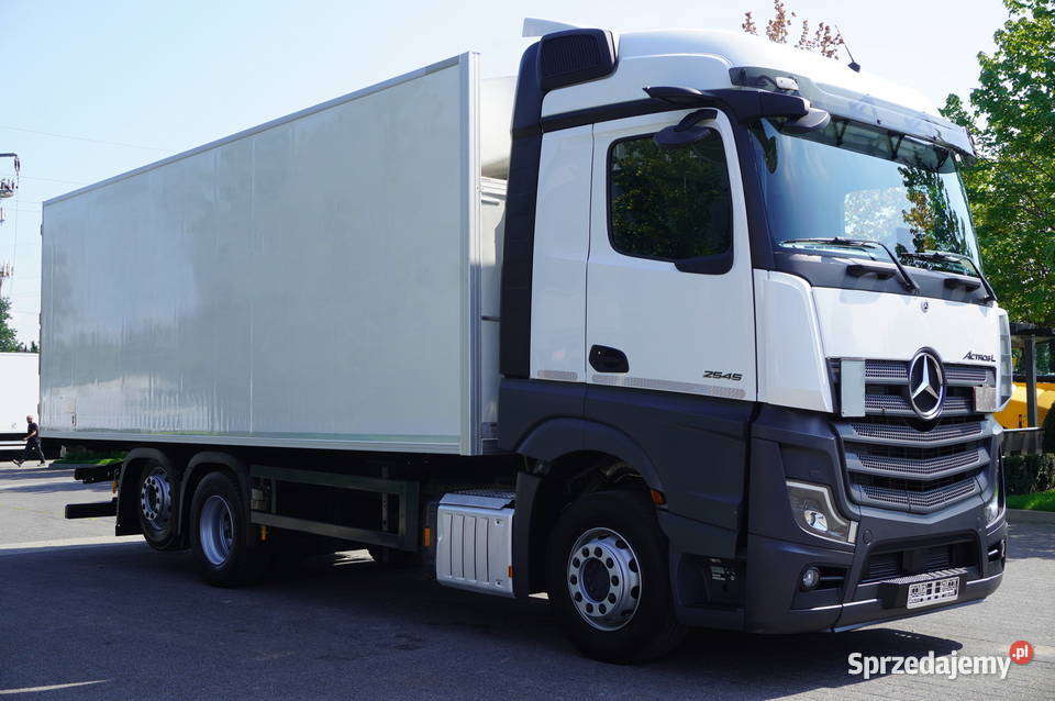 MercedesBenz Actros 2545 MP5 6x2 E6 Chłodnia szyberdach Kraków