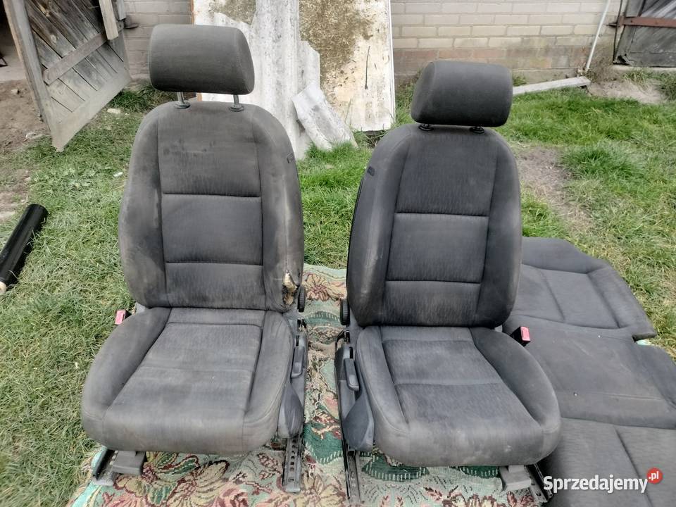 Komplet foteli audi a4b7 Blizocin sprzedam