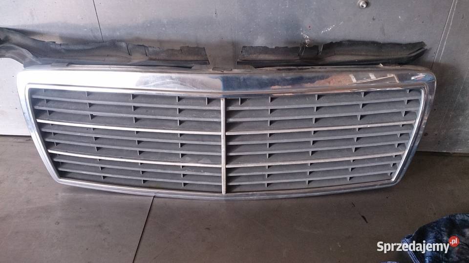 Atrapa chłodnicy Mercedes w202 części blacharskie Kosarzew-Stróża