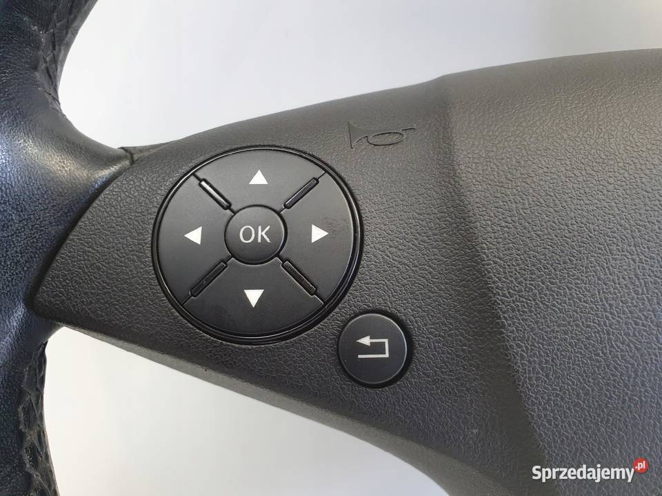 Mercedes W204 SKÓRZANA KIEROWNICA Multifunkcyjna osobowe Kierownice Janów