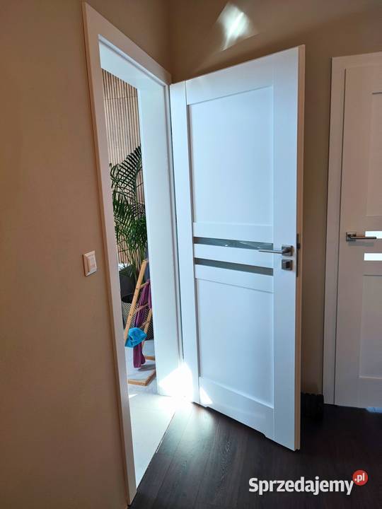 DRZWI WEWNĘTRZNE W CENACH HURTOWYCH Z OŚCIEŻNICĄ Białobrzegi