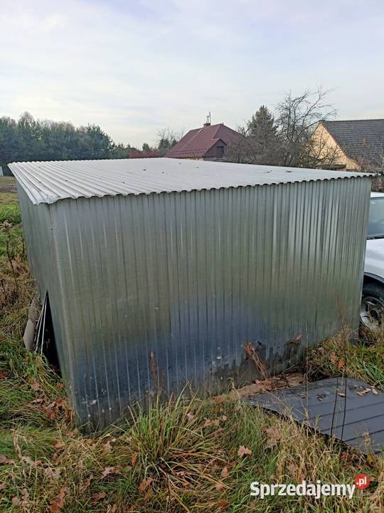 Garaż z blachy ocynkowanej