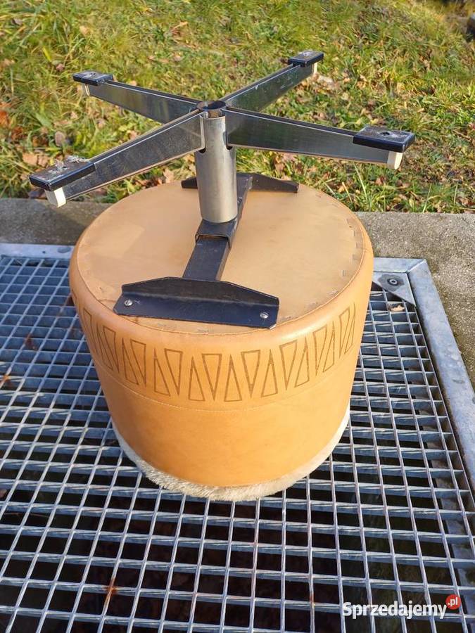 Retro pufa obrotowa skórkowa z 1972 roku dolnośląskie