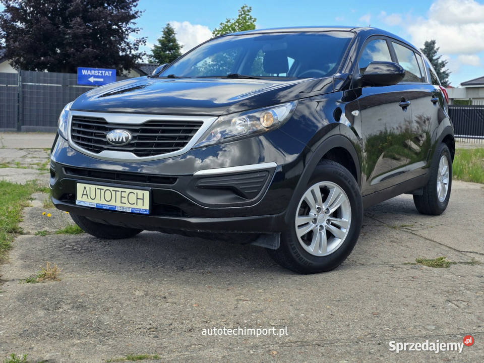 Kia Sportage bezwypadkowy serwisowany sprawny Rok produkcji 2013 Motoryzacja Białogard