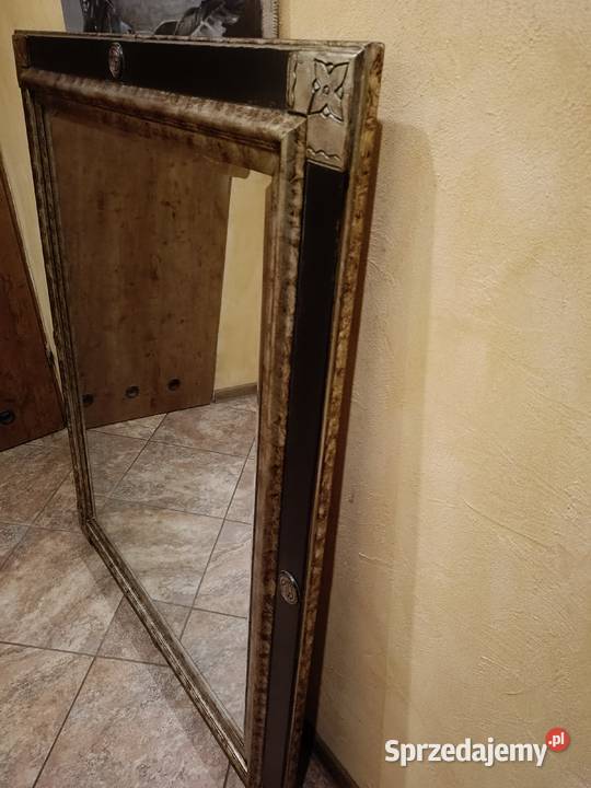 Duże lustro kryształowe w pięknej starej ramie Lipno