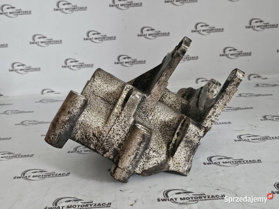 Kia CARENS 20 CRDI D4EA łapa silnika