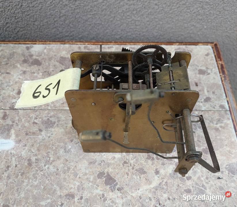 651 Mechanizm starego zegara ściennego sprzedam
