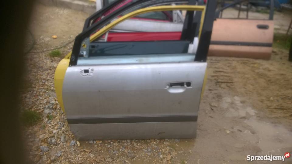 MITSUBISHI CARISMA 1996 2001 DRZWI LEWE PRAWE Wrocław