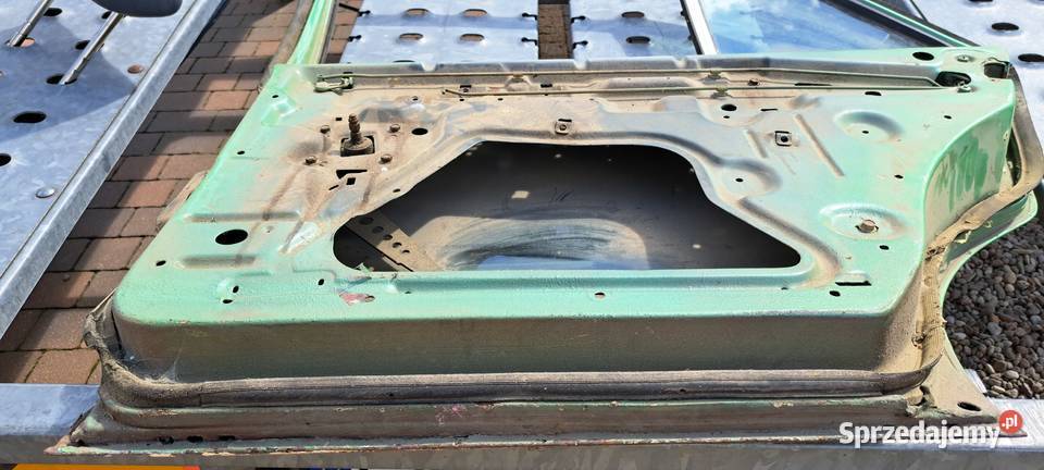 Drzwi prawy tył Mercedes W123 sedan Luzino