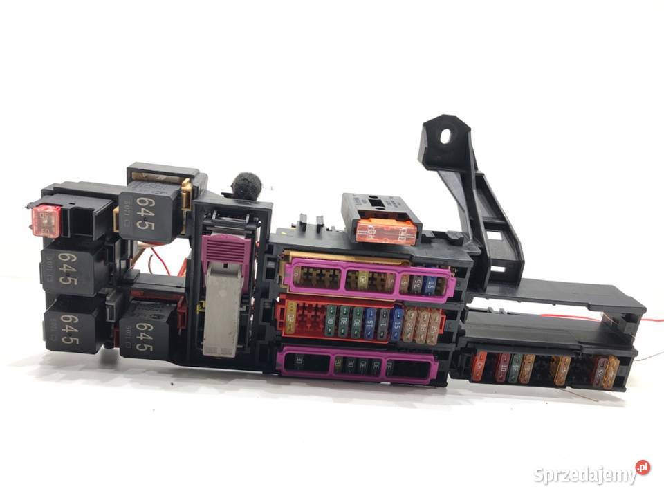 SKRZYNKA BEZPIECZNIKÓW AUDI A7 4G 8A0937530 Części samochodowe sprzedam