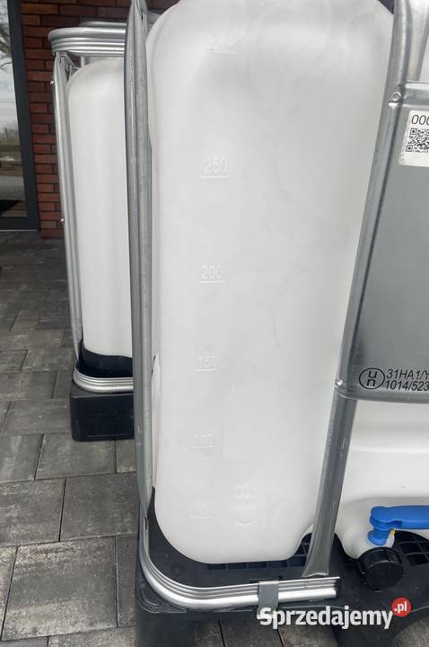 Zbiornik 300L na palecie plastikowej Walichnowy