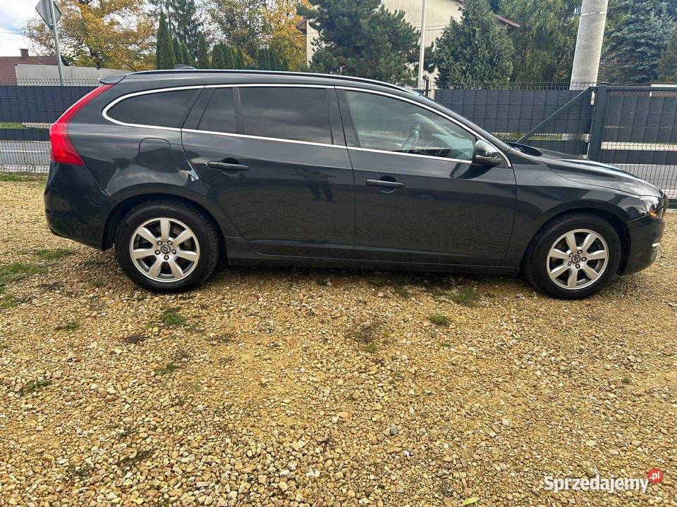 Volvo V60 Lift D2 super stan niski przebieg podkarpackie Huta Komorowska