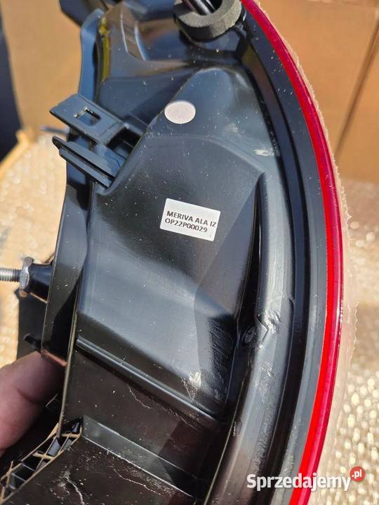 Lampa lewa lewy tył tylna Opel Meriva B 13410927